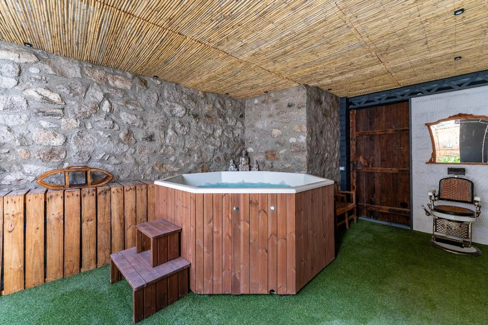 Can Salva Amb Jacuzzi Privat Torroella de Fluvia 0*,